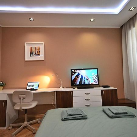 Modern Central 2-Bedroom Apartment With Parking 瓦爾納 外观 照片