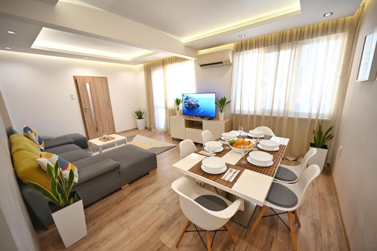 Modern Central 2-Bedroom Apartment With Parking 瓦爾納 外观 照片