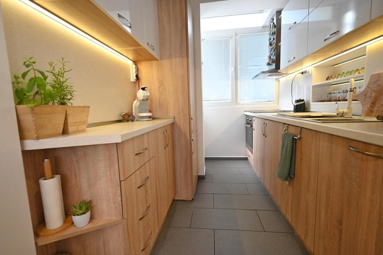 Modern Central 2-Bedroom Apartment With Parking 瓦爾納 外观 照片