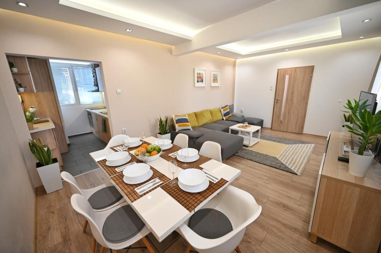Modern Central 2-Bedroom Apartment With Parking 瓦爾納 外观 照片