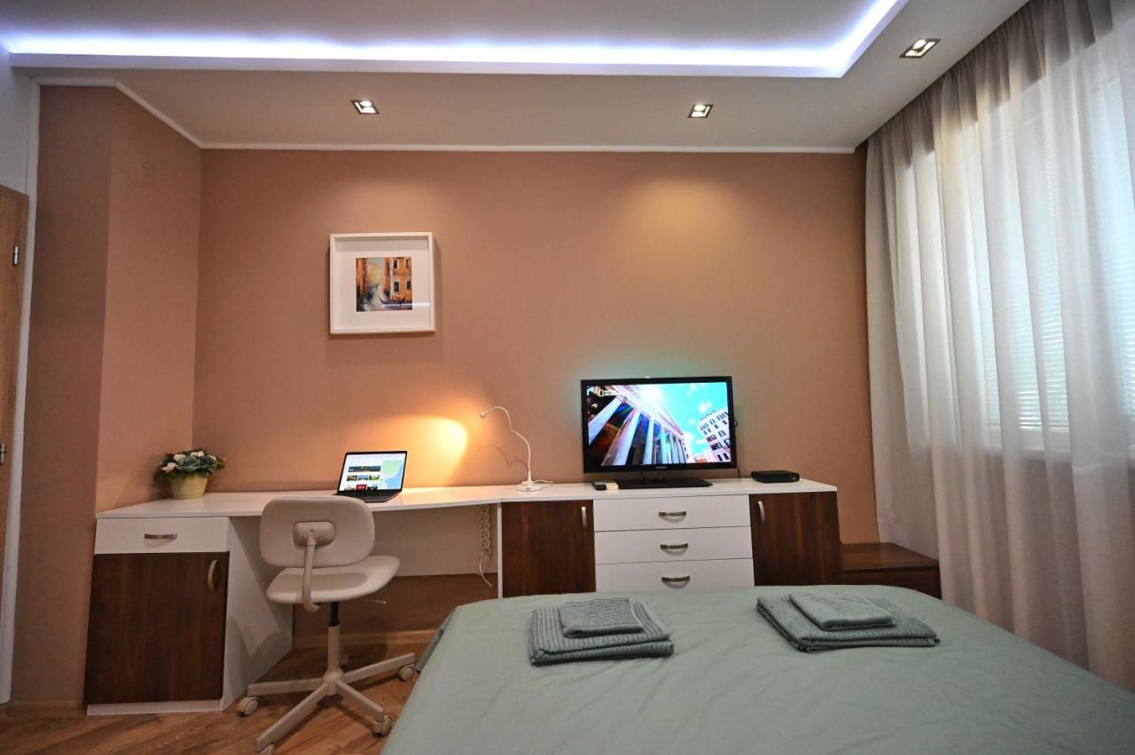 Modern Central 2-Bedroom Apartment With Parking 瓦爾納 外观 照片