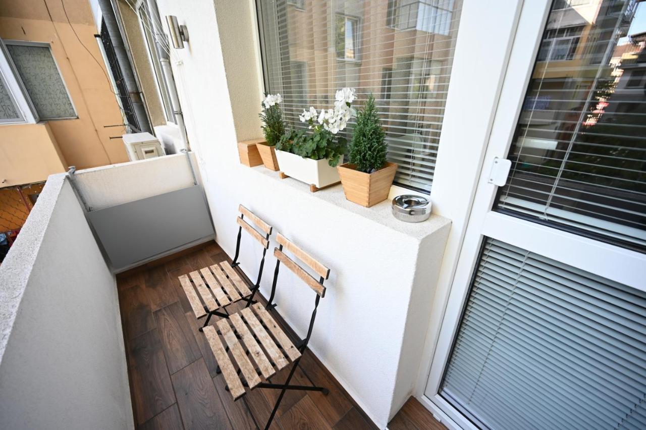 Modern Central 2-Bedroom Apartment With Parking 瓦爾納 外观 照片