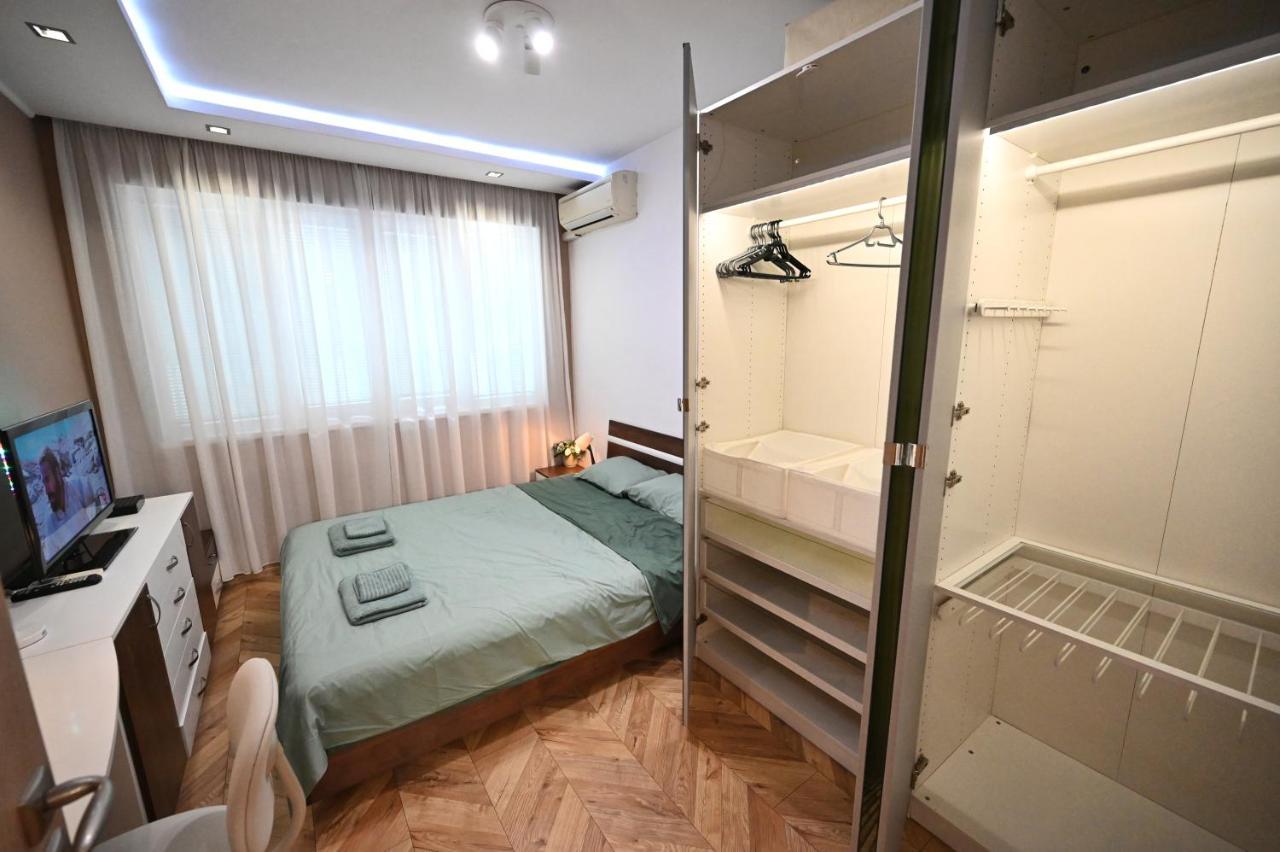 Modern Central 2-Bedroom Apartment With Parking 瓦爾納 外观 照片