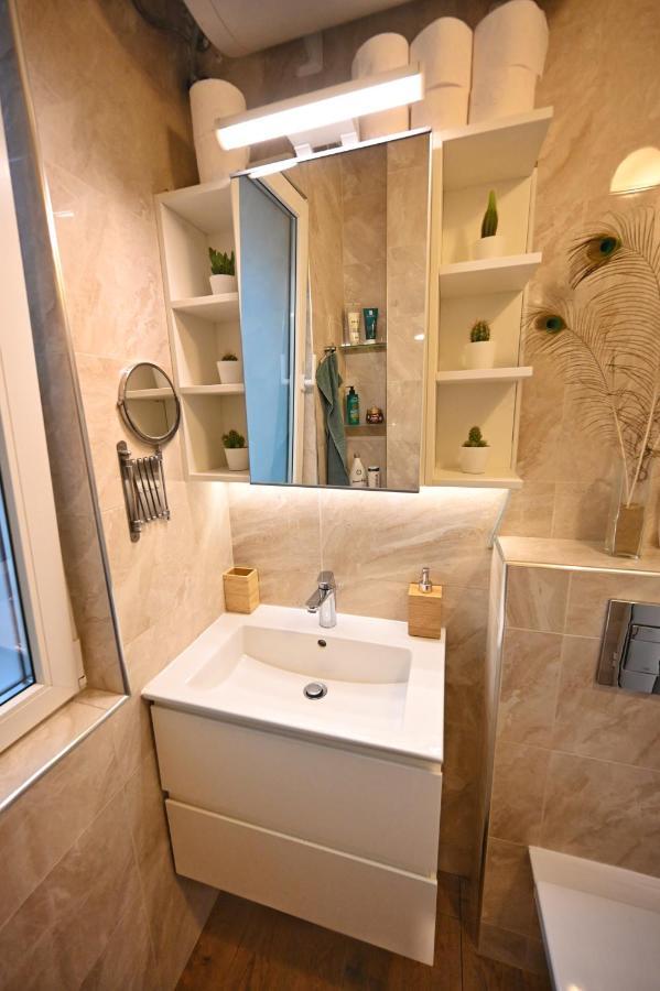 Modern Central 2-Bedroom Apartment With Parking 瓦爾納 外观 照片