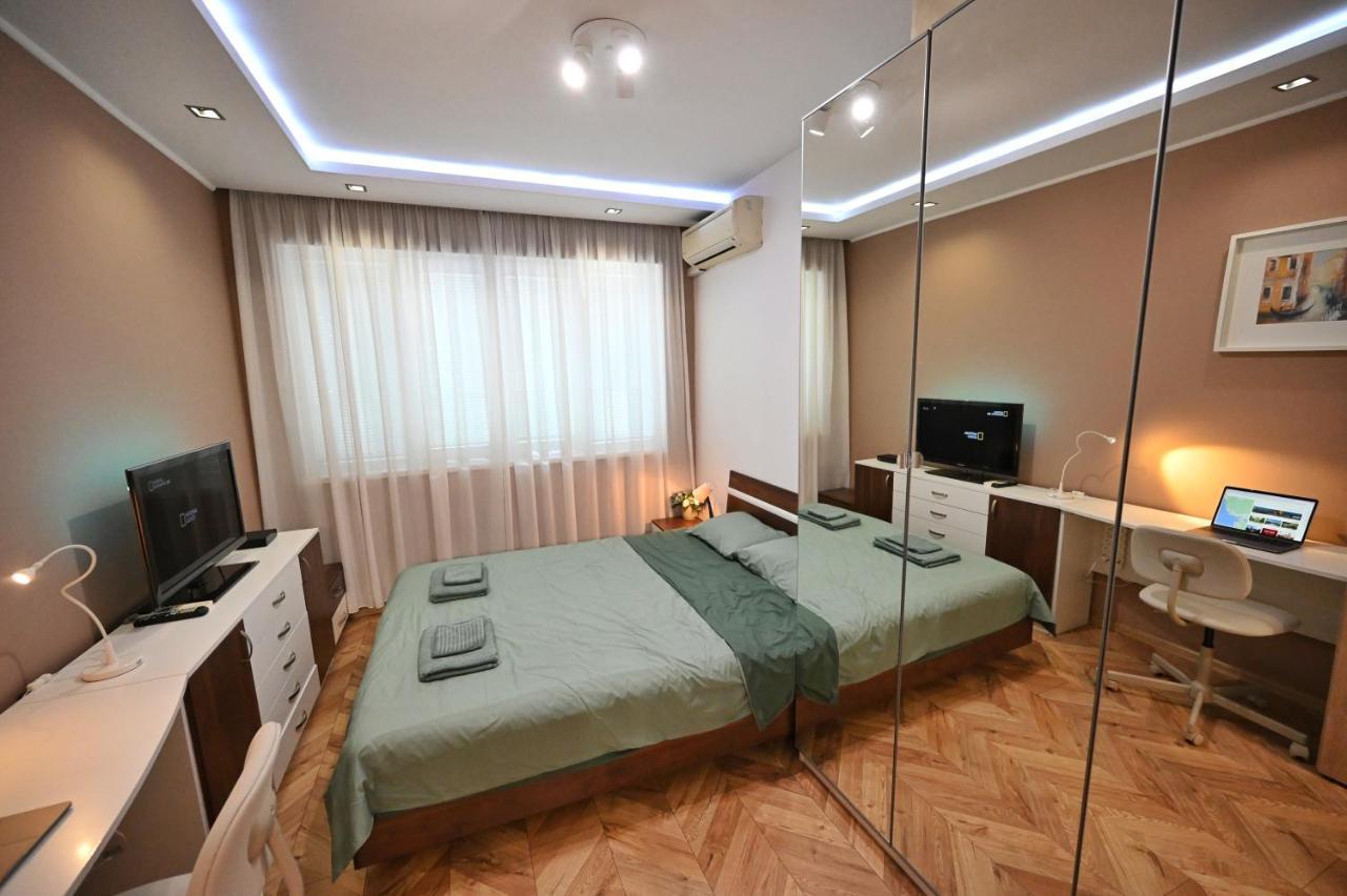 Modern Central 2-Bedroom Apartment With Parking 瓦爾納 外观 照片